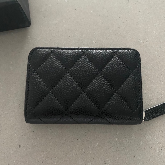 SOLD 🚫 Chanel Zippy Wallet - Picture 7 of 8